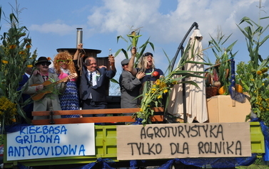 Konkurs na najładniejszy w&oacute;z dożynkowy- III miejsce- sołectwo Nowa Wieś Książęca