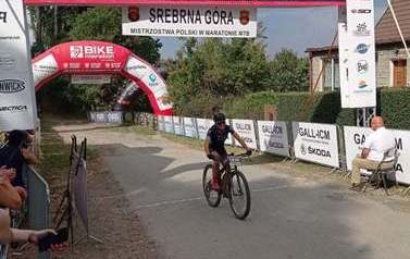Milena Drelak na rowerze