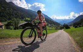 Milena Drelak na rowerze