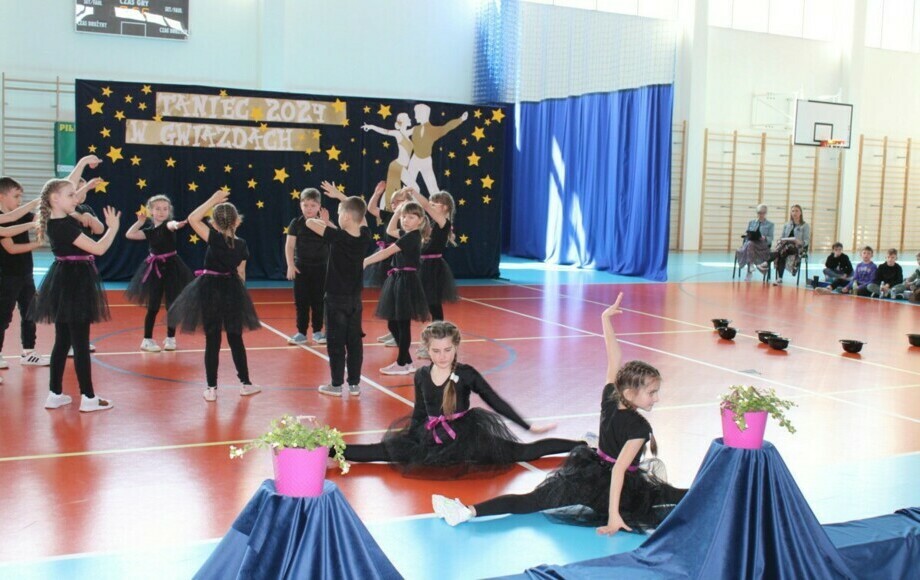Zdjęcie do Święto Tańca w Szkole Podstawowej w Bralinie