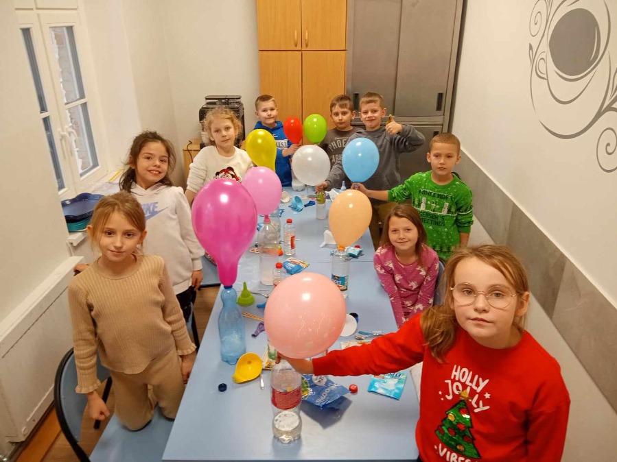 Eksperymenty w&nbsp;szkole w&nbsp;Nowej Wsi Książecej