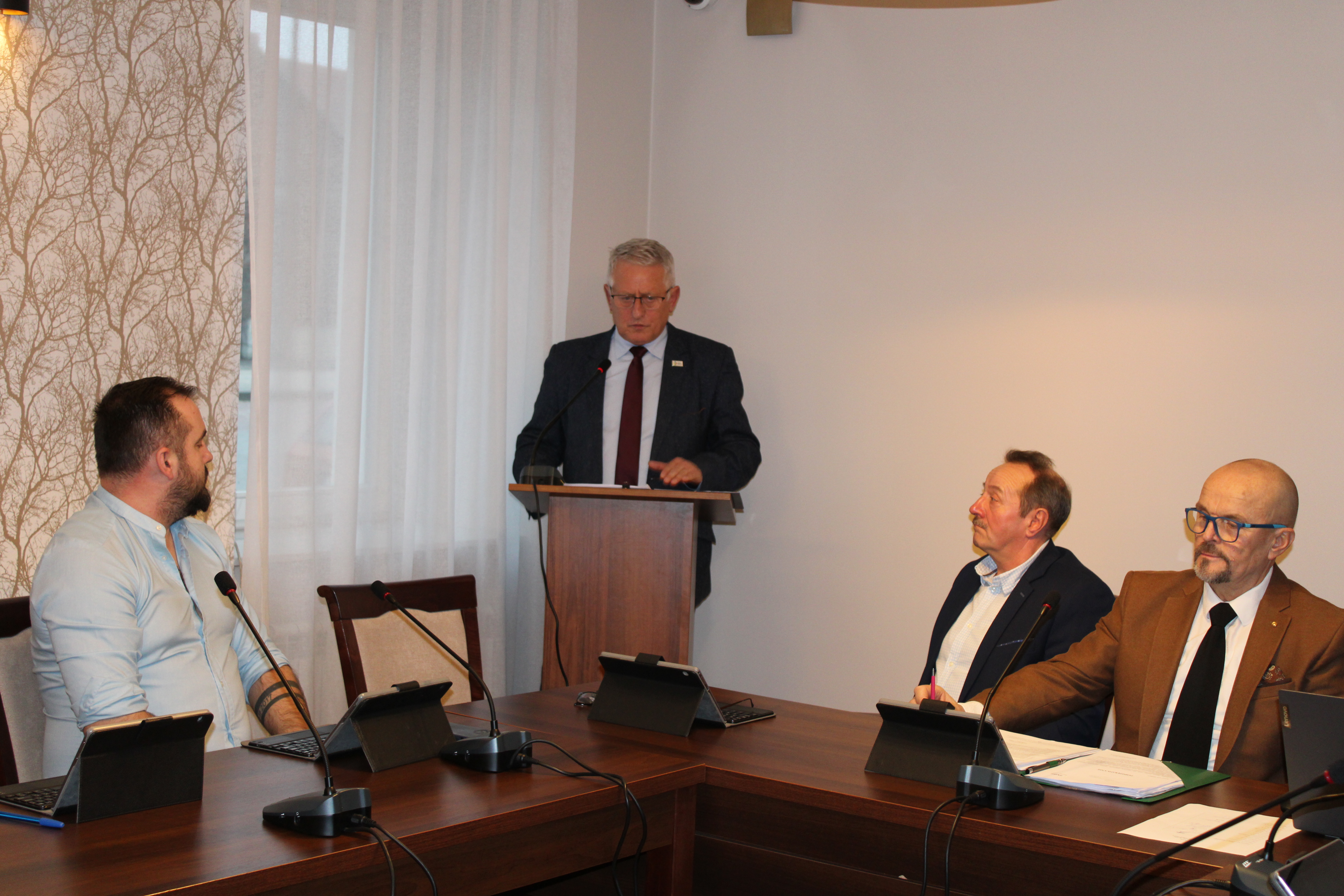 Sesja Rady Gminy Bralin, wystąpienie w&oacute;jta gminy