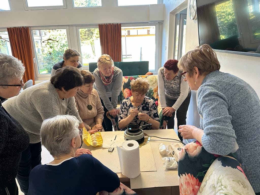 Warsztaty zdobienia pisanek pod okiem Marii Trojak