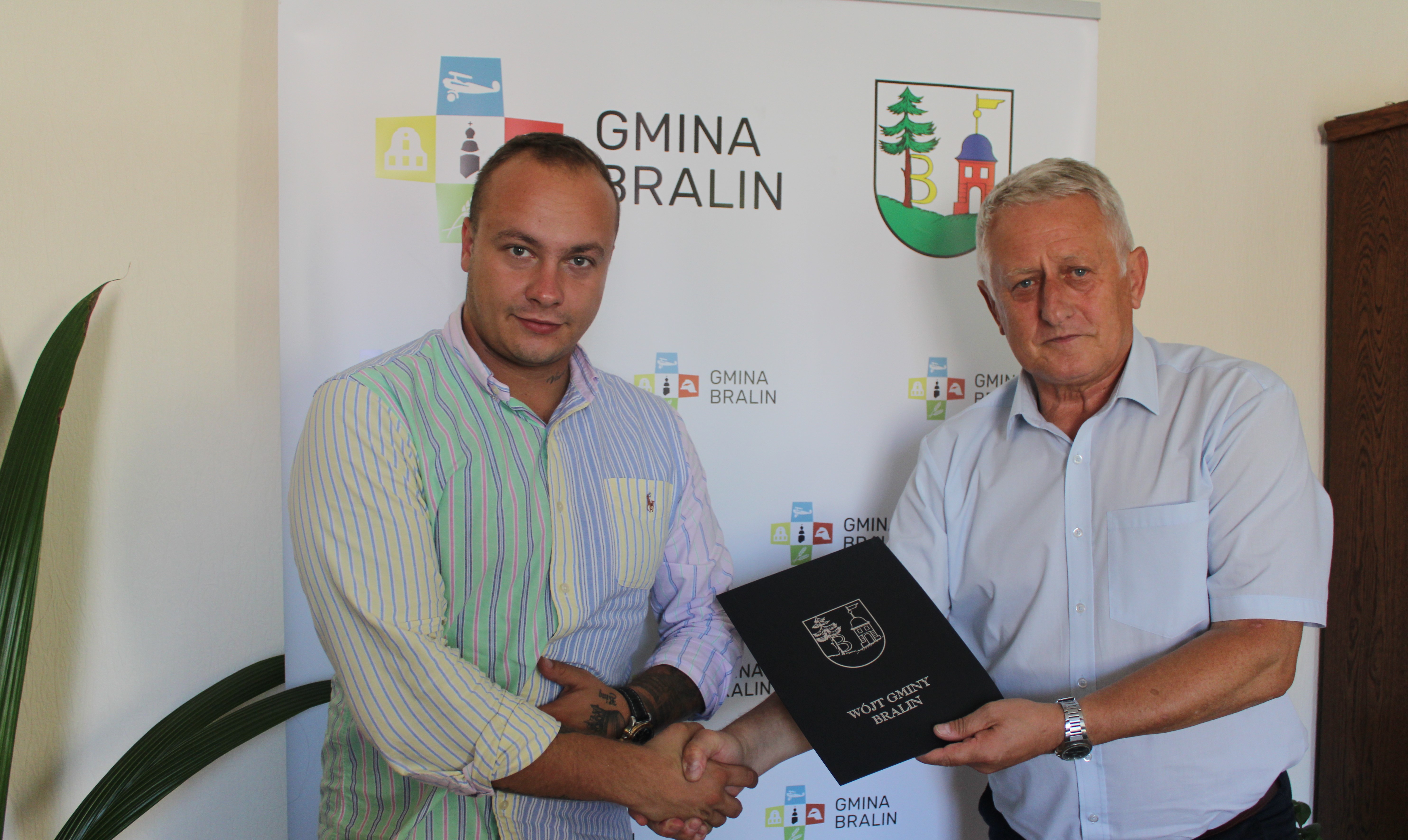 Podpisanie umowy na&nbsp;przebudowę drogi w&nbsp;Taborze Wielkim