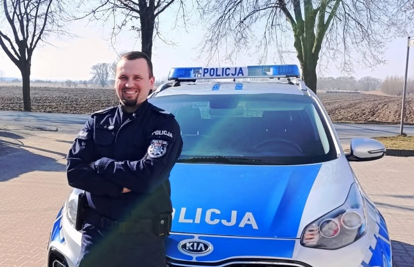 Policjant w mundurze
