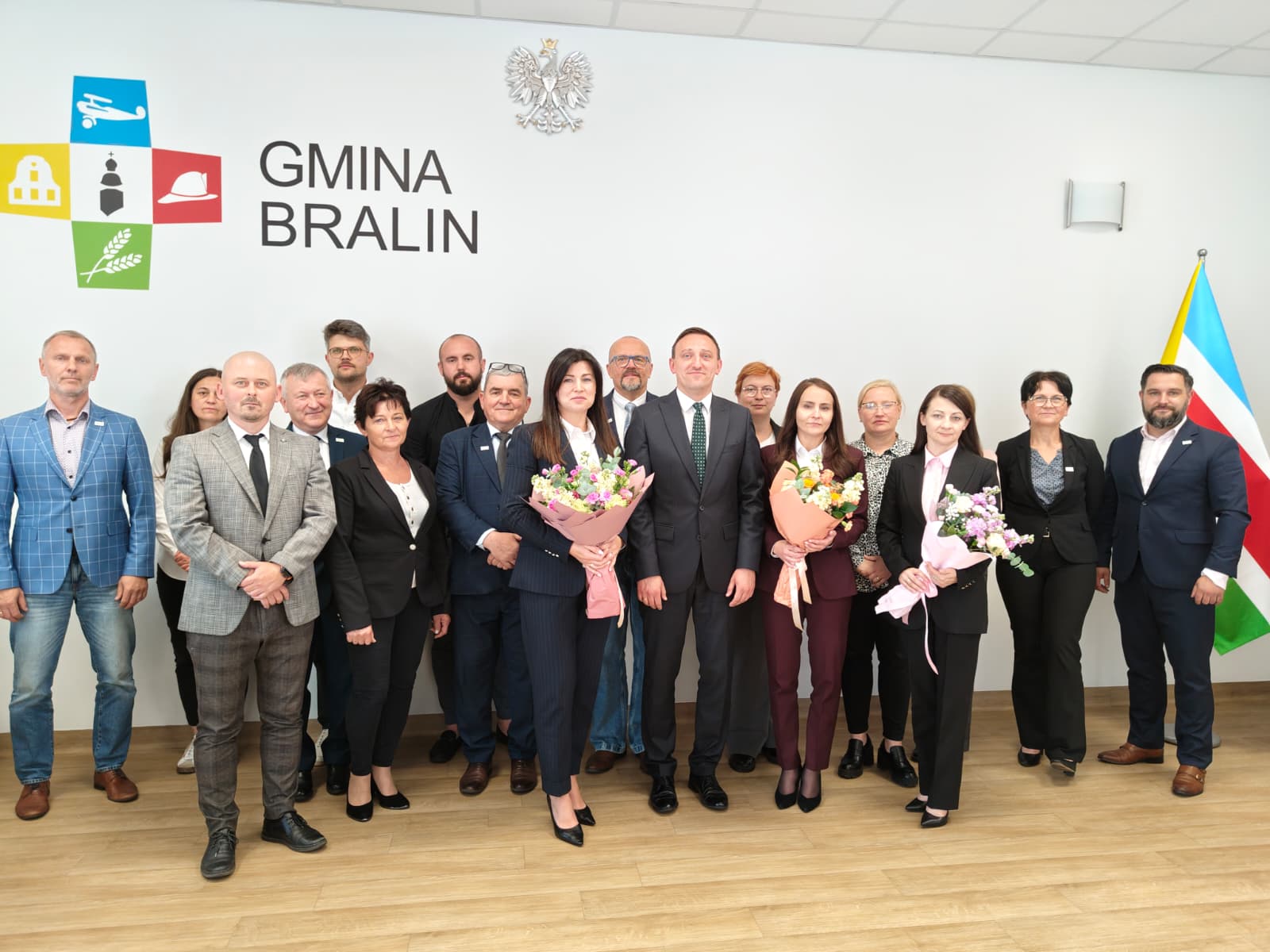 Radni Rady Gminy Bralin z&nbsp;w&oacute;jtem- zdjęcie grupowe