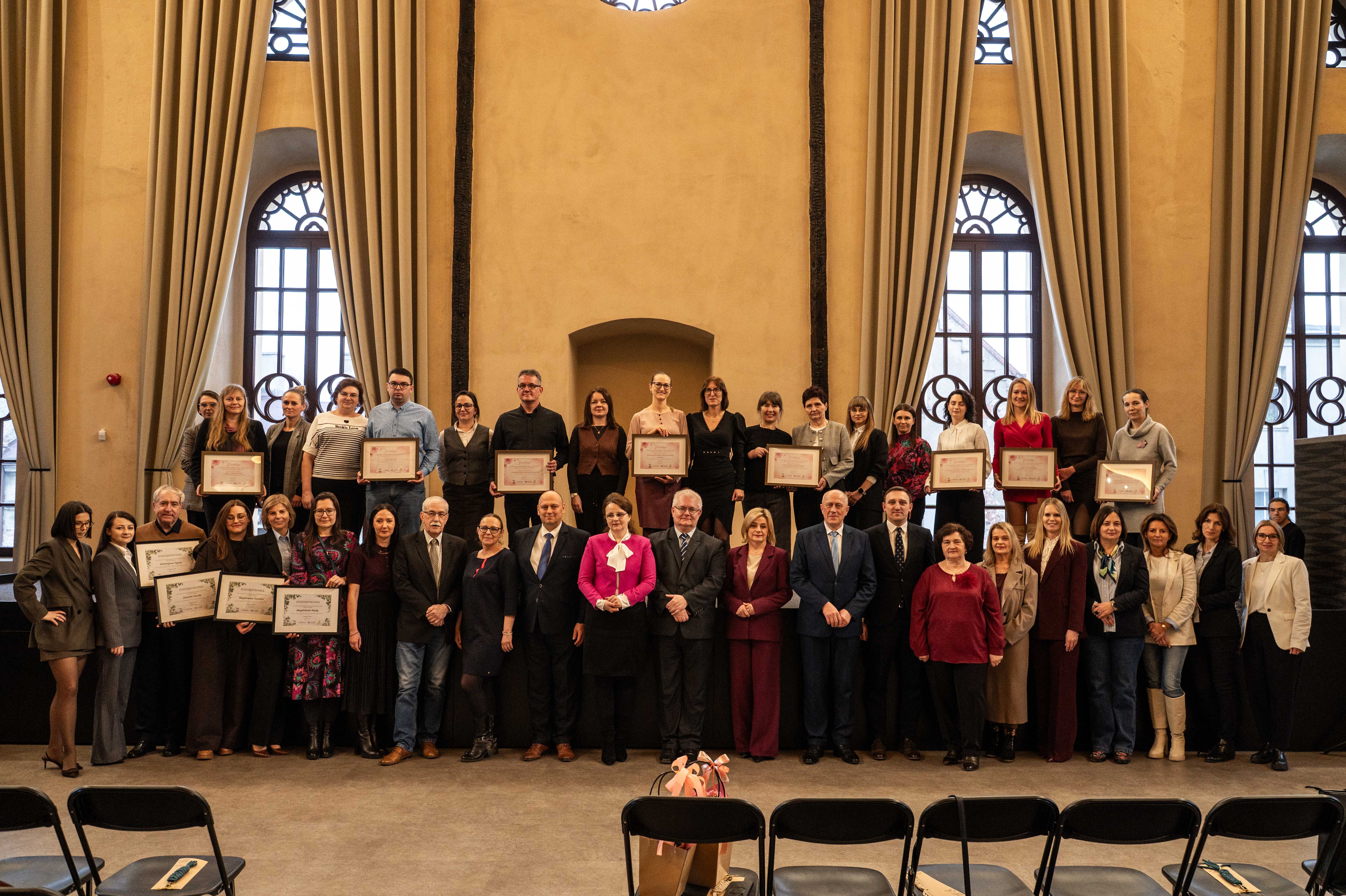 Zdjęcie grupowe Działaj lokalnie