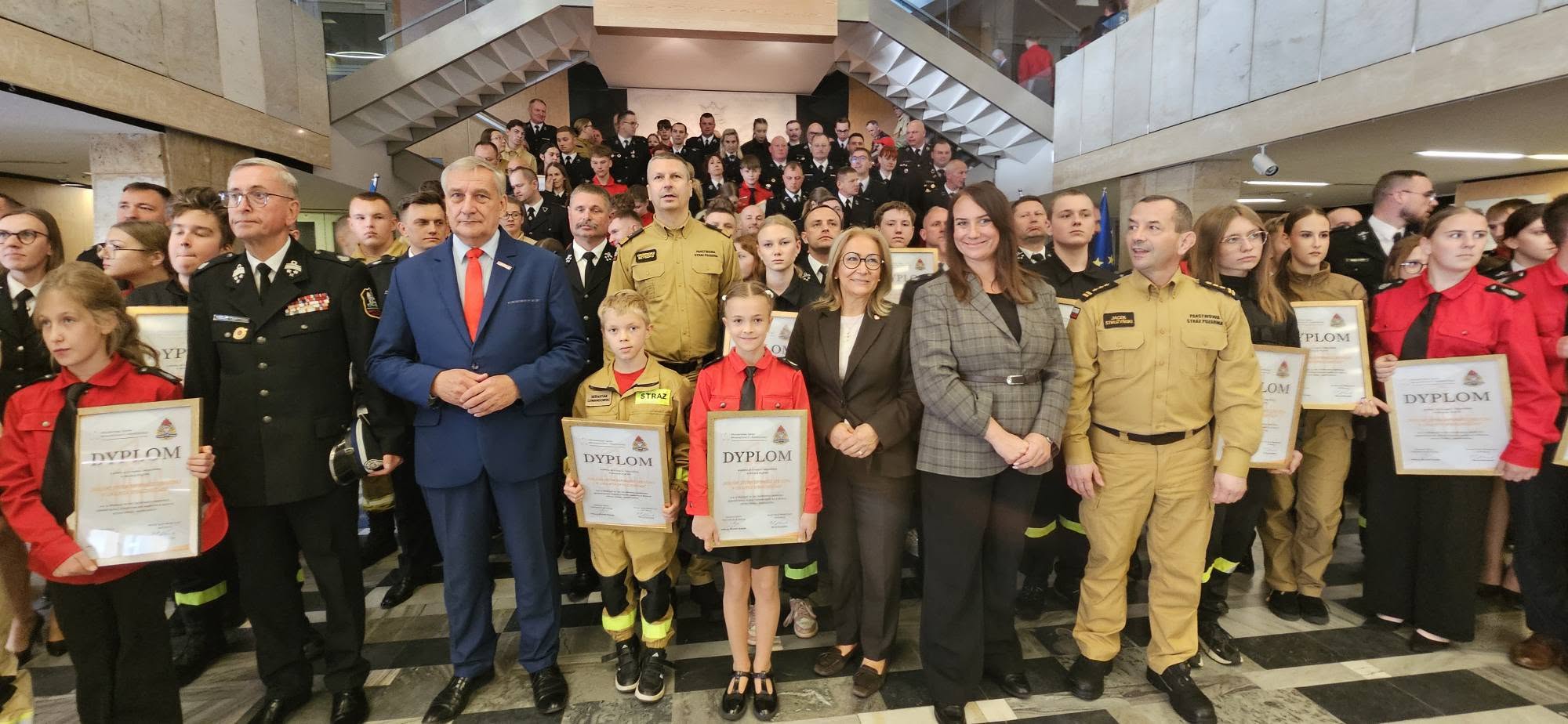 Uroczystość wręczenia dyplom&oacute;w laureatom konkursu 