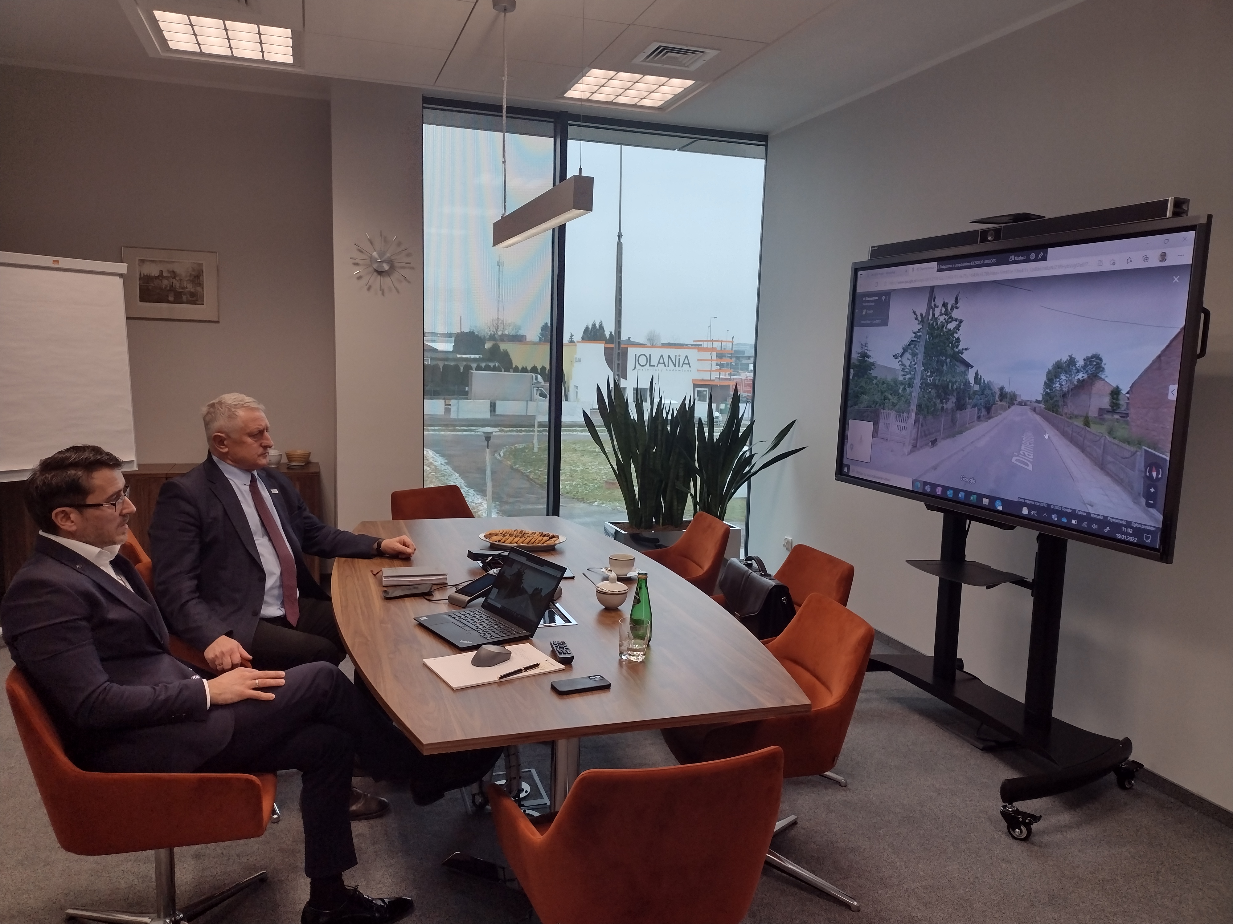 Prezes sp&oacute;łki Oświetlenie Drogowe i&nbsp;Uliczne z&nbsp;w&oacute;jtem gminy Bralin