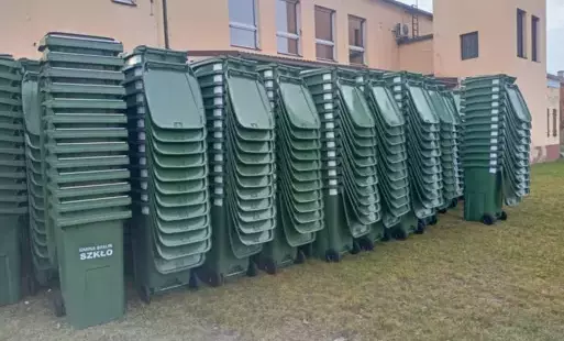 Zdjęcie do Pojemniki na szkło trafiły do mieszkańc&oacute;w