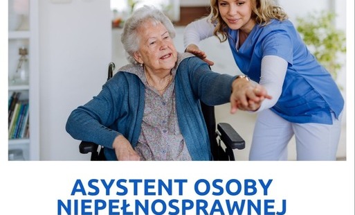 Starsza pani na wózku obok młoda kobieta jej pomaga wstać